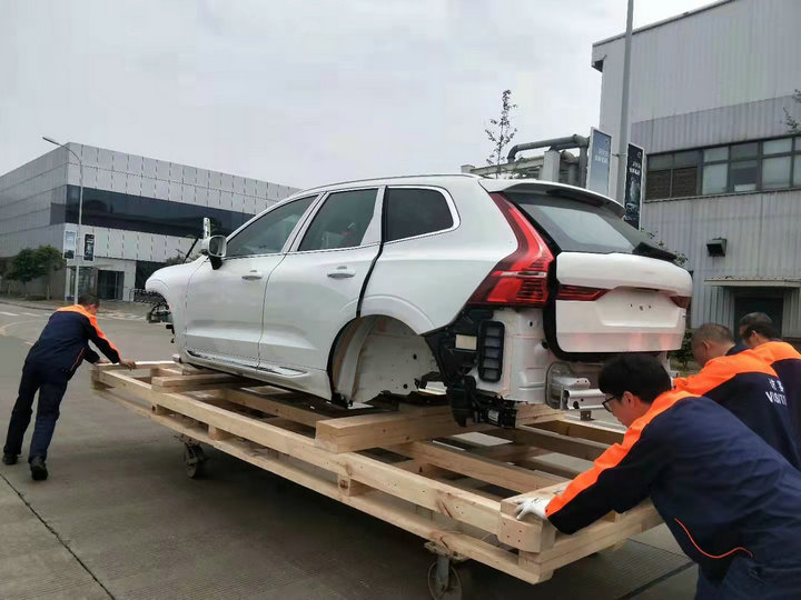 汽車托盤